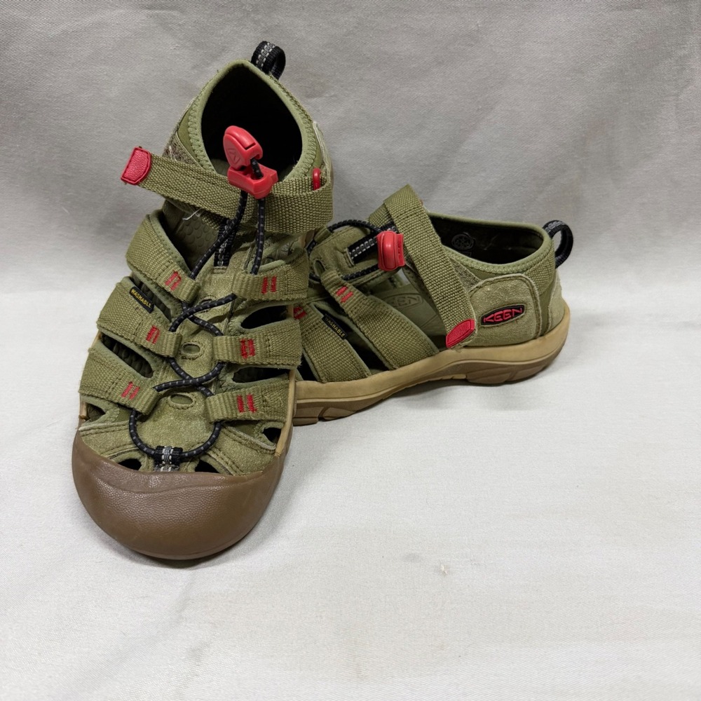KEEN Kids Newport H2 Olive Green Tan Red Bungee Strap Sandals Water Shoes 4